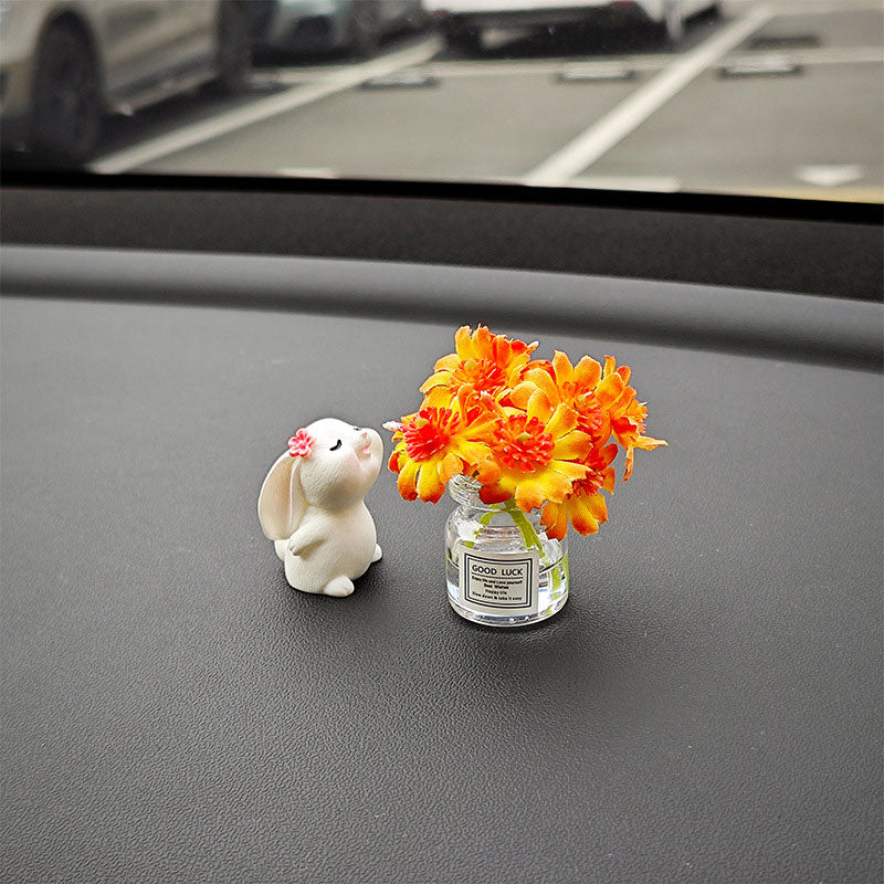 Miniature vase ornament for cars