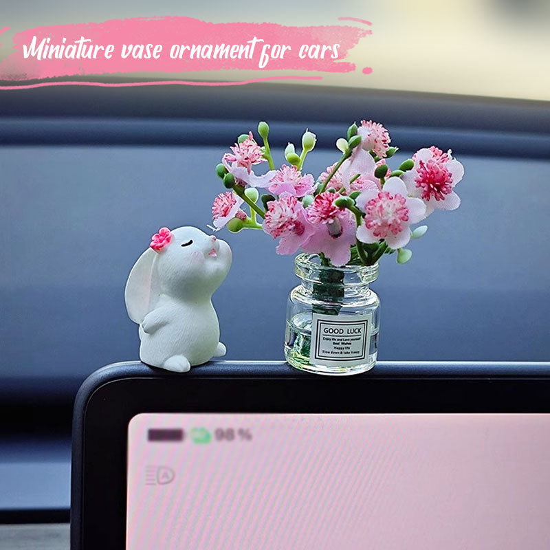 Miniature vase ornament for cars