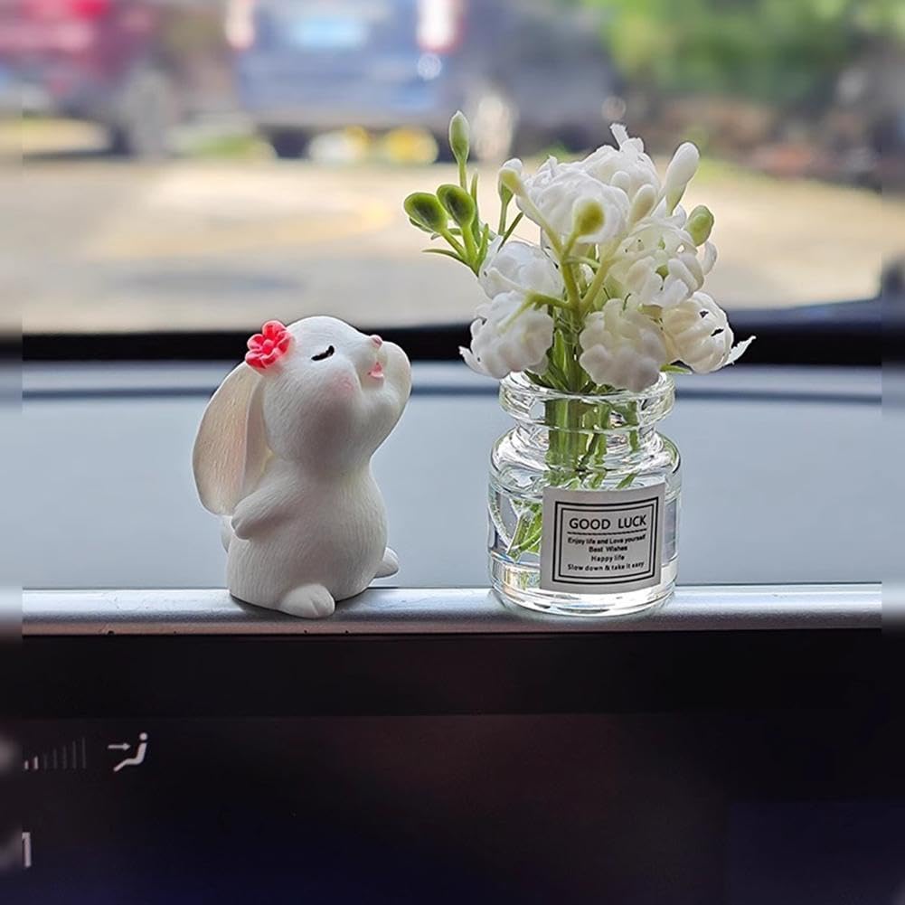 Miniature vase ornament for cars